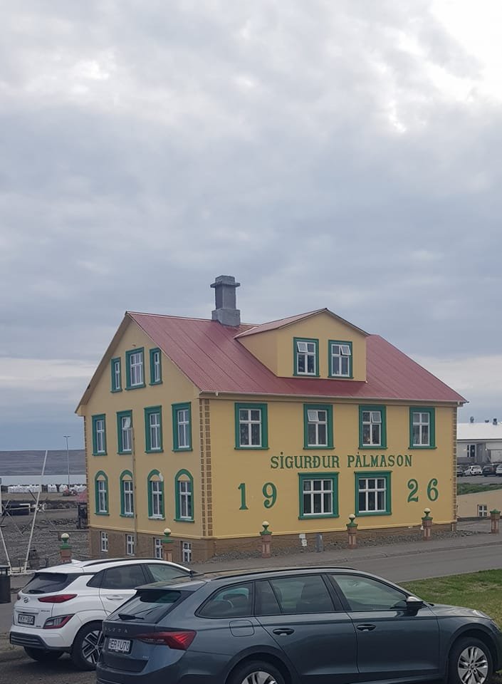 Sveitarstjórnarfundur 402