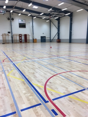 Spánýtt gólf í íþróttahúsinu - vígsla