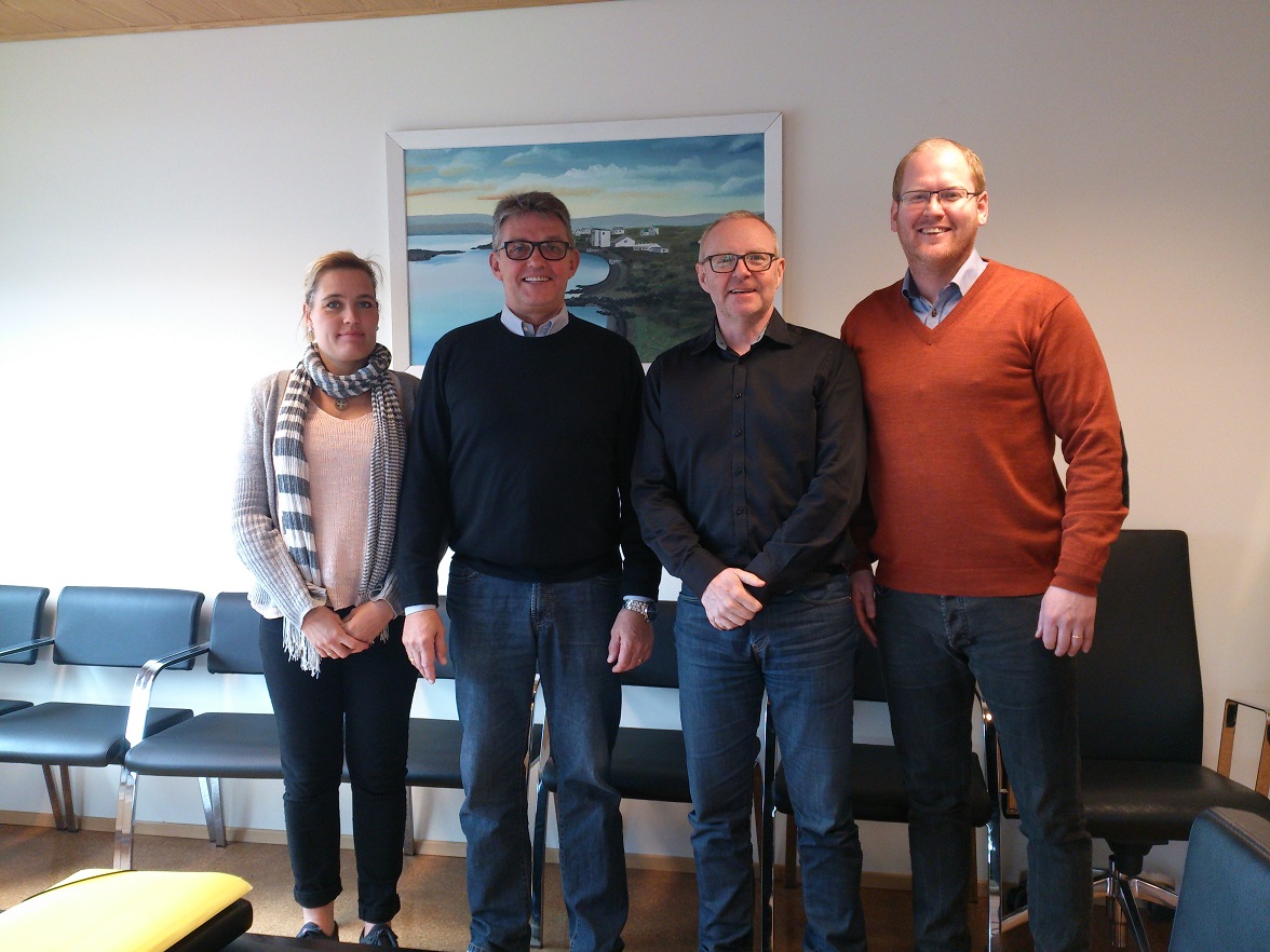 Samningur um rekstur Skólabúða að Reykjum endurnýjaður