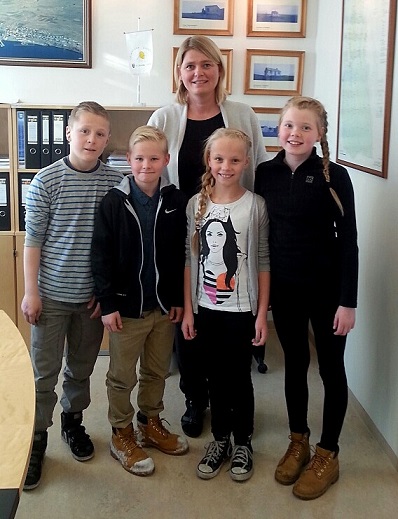 Hve glöð er vor æska!