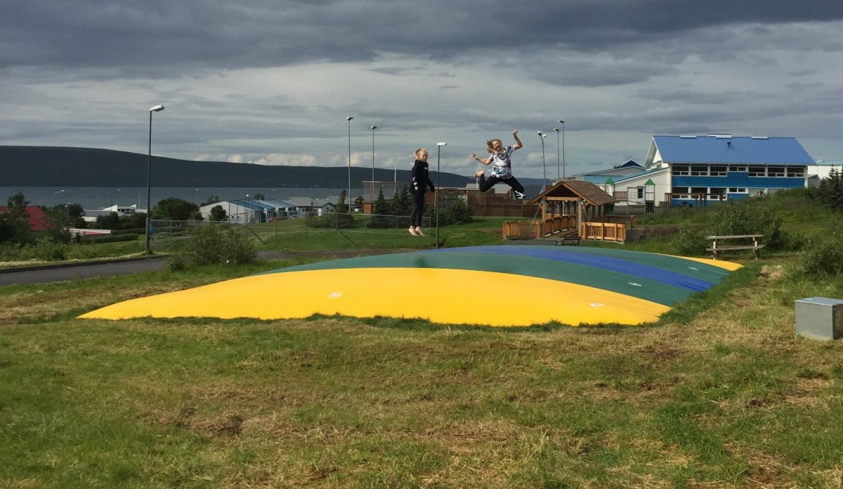 Hoppubelgurinn í veikindaleyfi