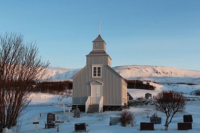 Mynd af Kirkjuhvammskirkju sem var friðuð 1. janúar 1990 samkvæmt aldursákvæði 1. mgr. 36. gr. þjóðm…