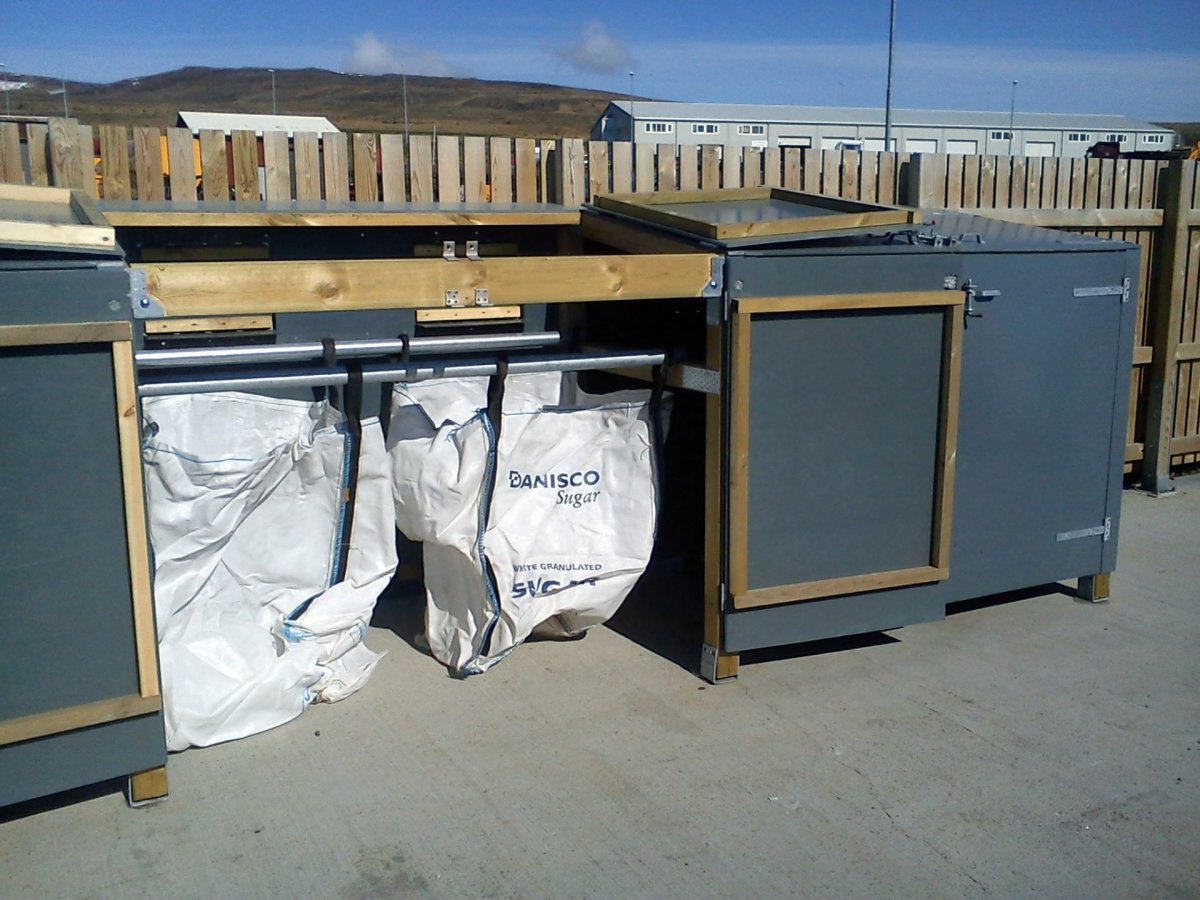 Hirða flokkunarstöð fyrir úrgang - Lúgur