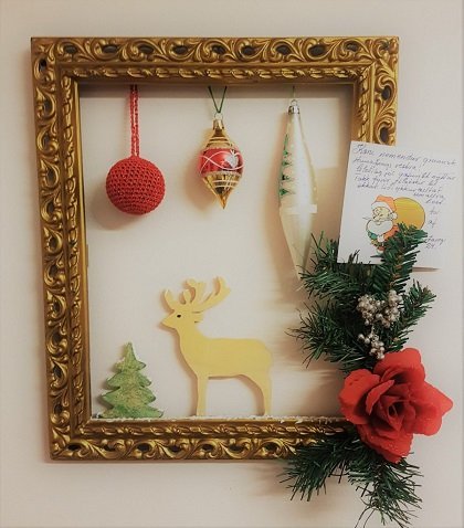 Mynd af skreytingunni má sjá hér og með fylgdi kort sem á stendur: 