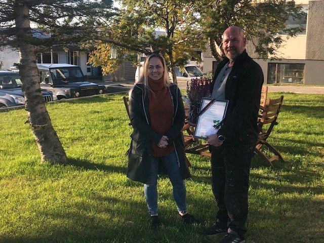 Á myndinni eru Ína Björk Ársælsdóttir Umhverfisstjóri Húnaþings vestra og Alfreð Alfreðsson einn af …