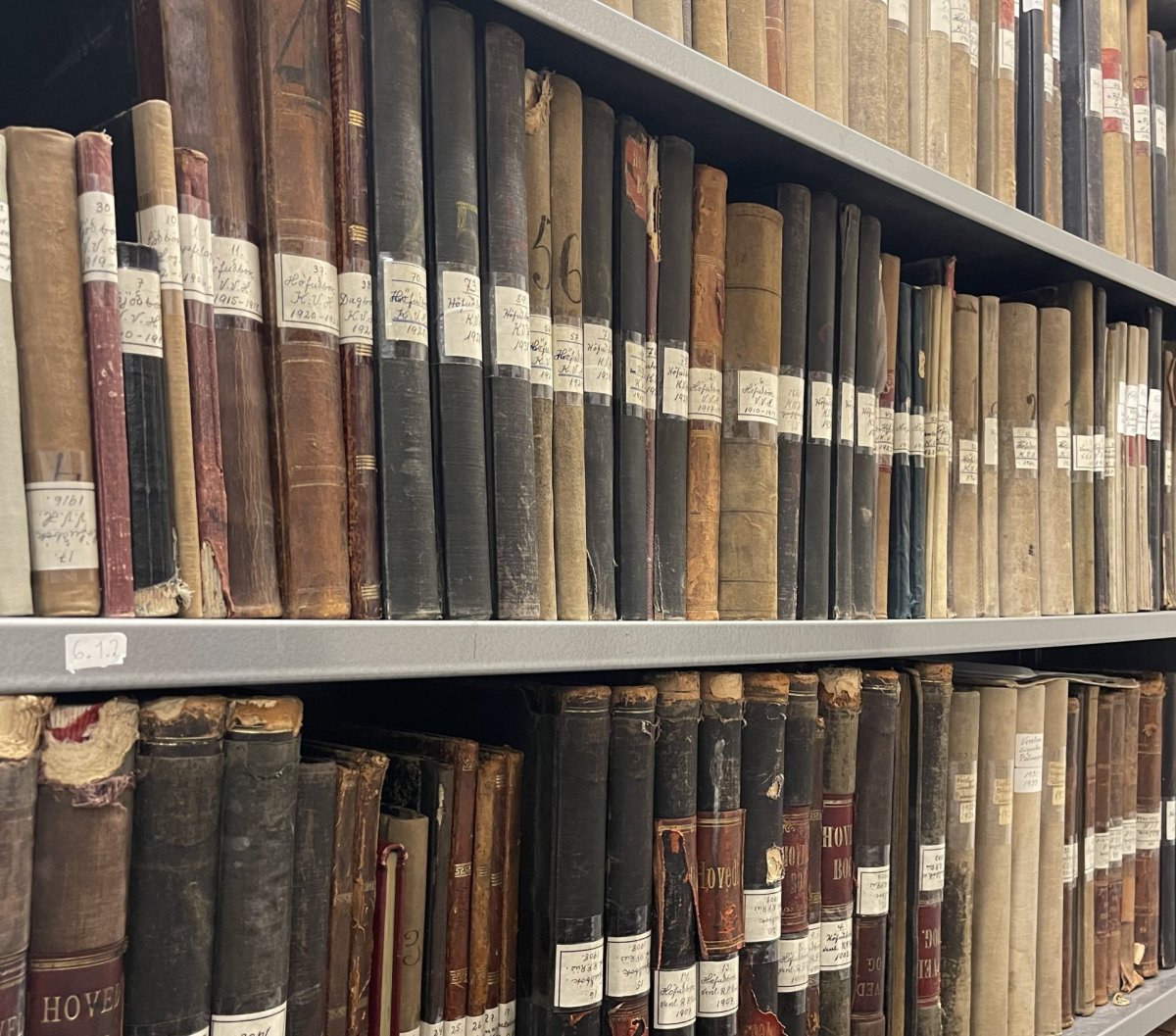 Fundagerðabækur gömlu hreppanna í skjalasafninu.