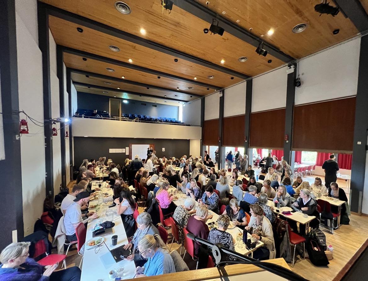 Hópurinn í Félagsheimilinu Hvammstanga. Mynd: Álfhildur Leifsdóttir.