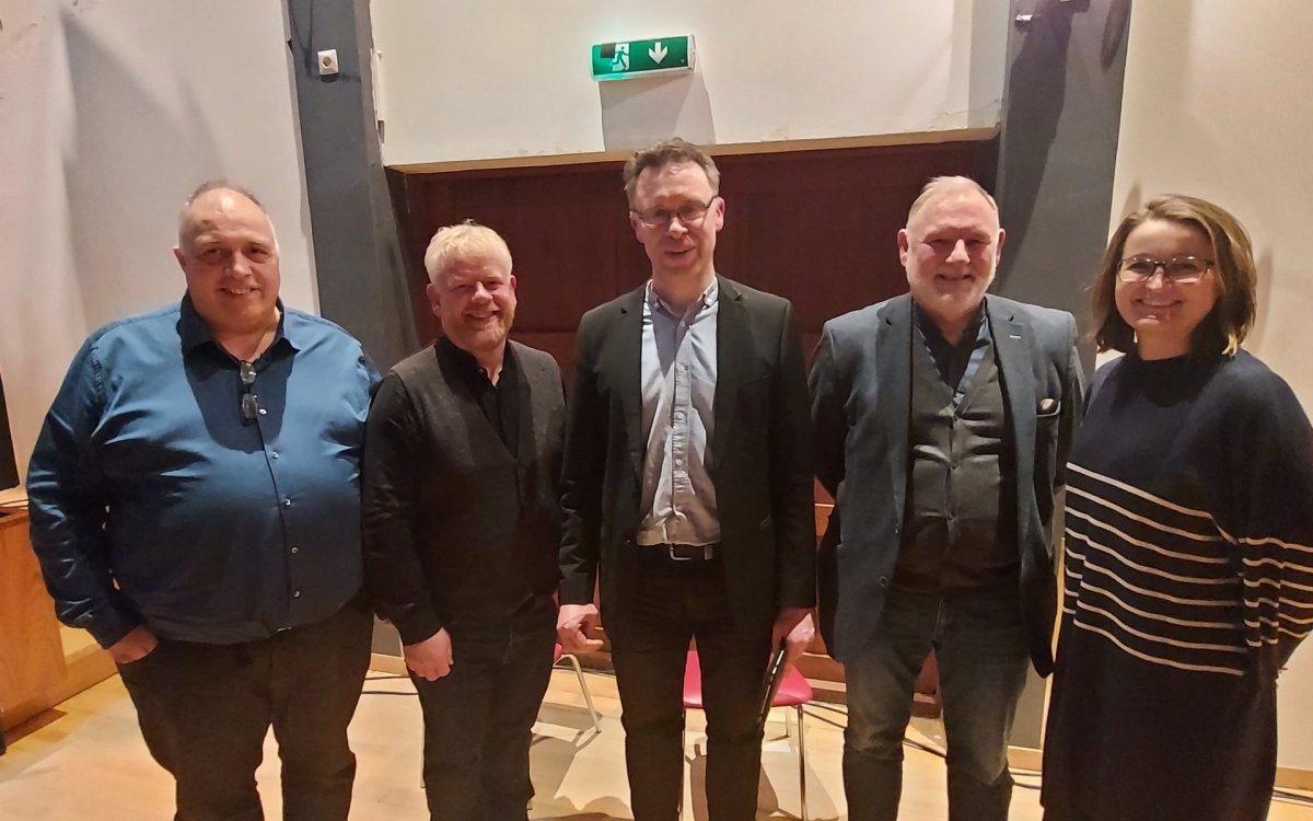 Þorleifur Karl Eggertsson oddviti, Harladur Benediktsson alþingismaður, Magnús Magnússon formaður by…