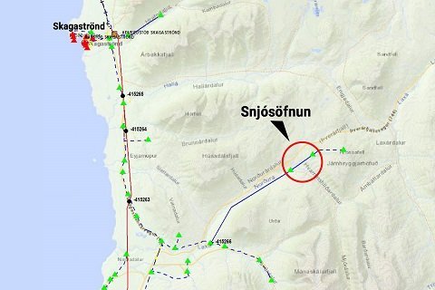 Hætta vegna snjósöfnunar undir háspennulínum.