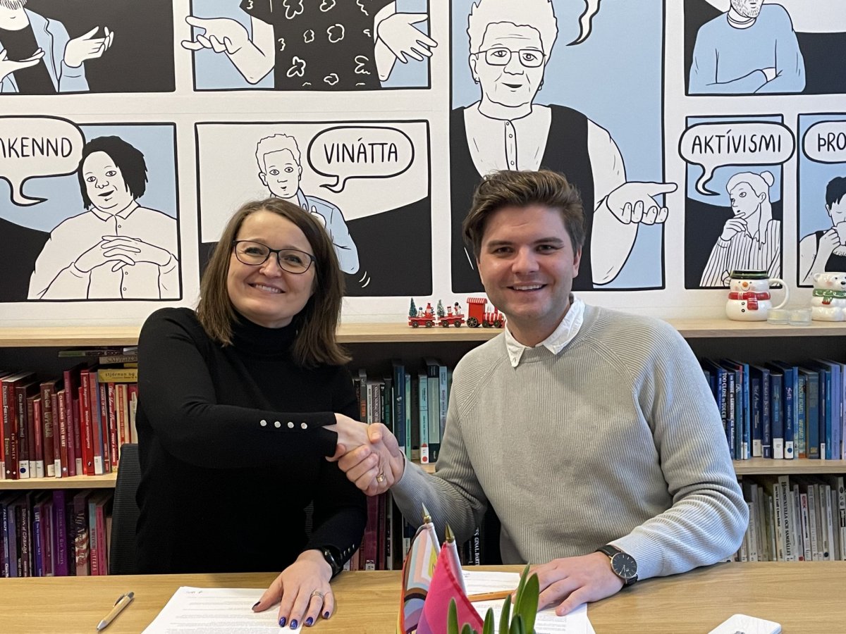 Unnur Valborg Hilmarsdóttir sveitarstjóri og Daníel E. Arnarsson framkvæmdastjóri Samtakanna ´78 han…