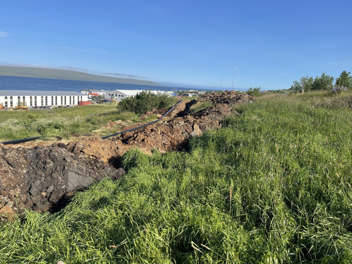Framkvæmdafréttir - Vatnslögn til Laugarbakka