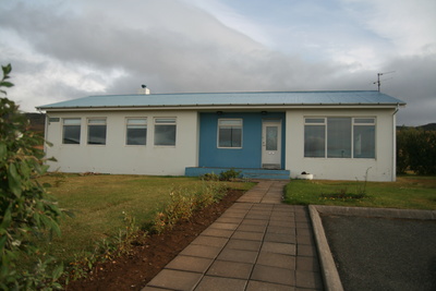 Kirkjuvegur 8 - til sölu