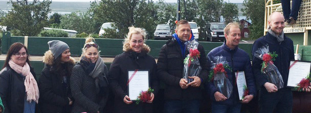 Á mynd: Elín Jóna formaður byggðarráðs, Erla og Ína Björk úr dómnefndinni ásamt Sólrúnu og Mikael, P…