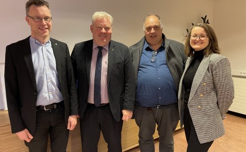 Magnús Magnússon formaður byggðarráðs, Sigurður Ingi Jóhannsson innviðaráðherra, Þorleifur Karl Egge…