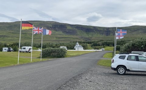 Við tjaldsvæðið Kirkjuhvammi.