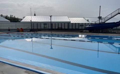 Nýr einstaklingsbúningsklefi í íþróttamiðstöð