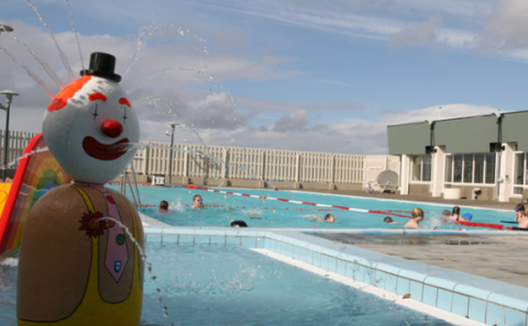 Opnunartími íþróttamiðstöðvar á Hvítasunnu og 17. júní