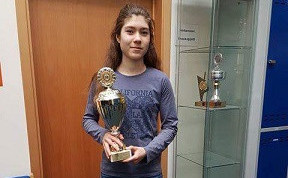 Freyja Lubina veitti farandbikarnum formlega móttöku í morgun.