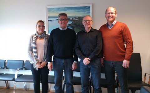 Samningur um rekstur Skólabúða að Reykjum endurnýjaður