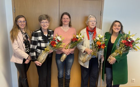 Samfélagsviðurkenningarhafar ásamt Gerði Rósu formanni félagsmálaráðs.