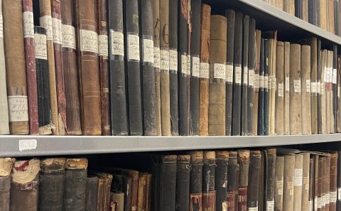 Fundagerðabækur gömlu hreppanna í skjalasafninu.