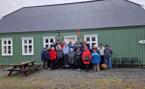 Sjálfboðaliðr icelandic Roots við Riishús á Borðeyri.