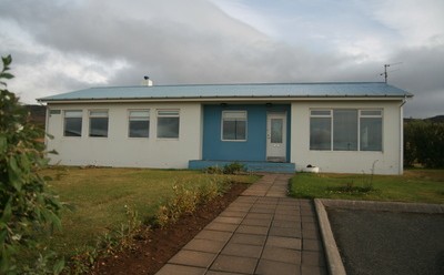 Kirkjuvegur 8 - til sölu